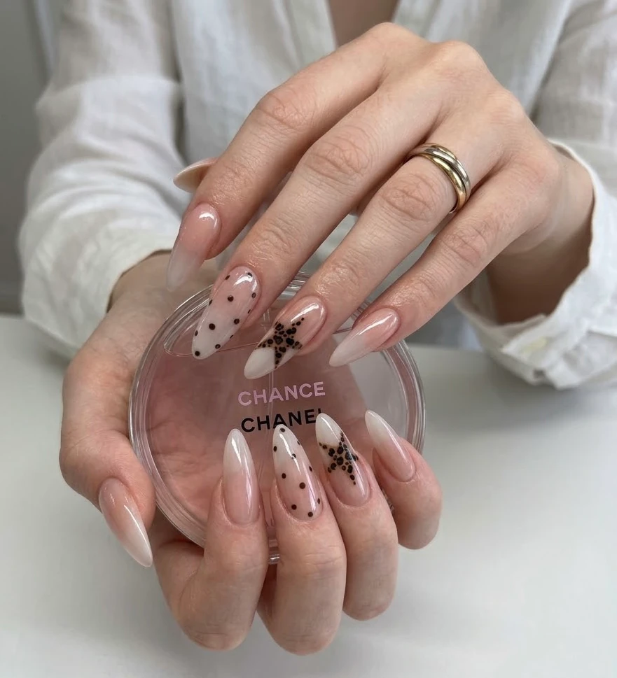 ネイルアート Dot Art